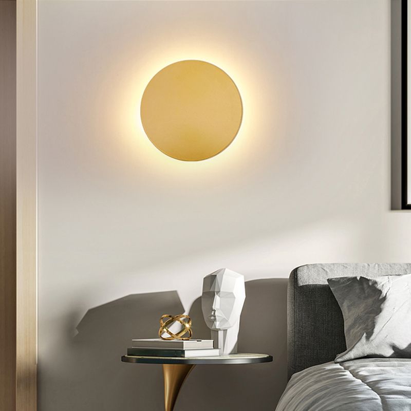 LichtCirkel - Stijlvolle Ronde Metalen Wandlamp voor Slaapkamer en Woonkamer | Modern Design
