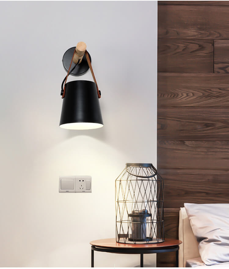 WoodLux - Wandlamp met Metalen Kap en Houten Bevestiging | Modern Industrieel Design