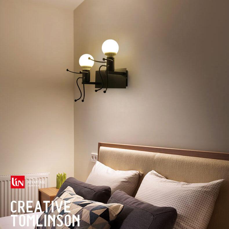 MetaalPro - Stoere Robot Wandlamp van Smeedijzer | Industrieel Design