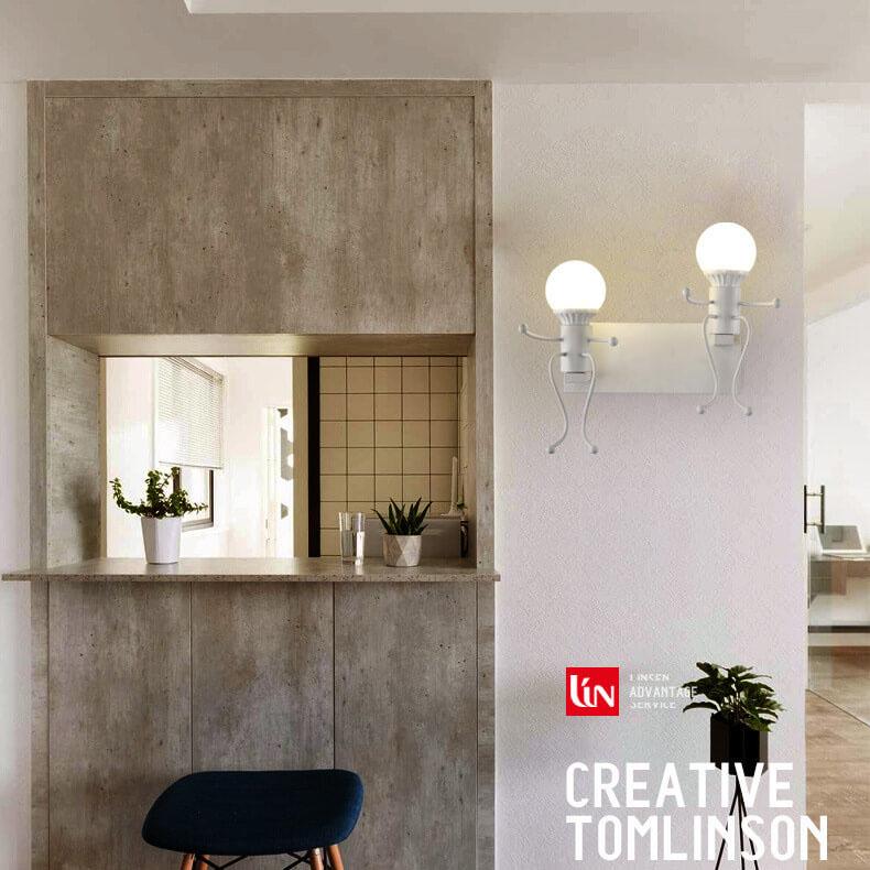 MetaalPro - Stoere Robot Wandlamp van Smeedijzer | Industrieel Design