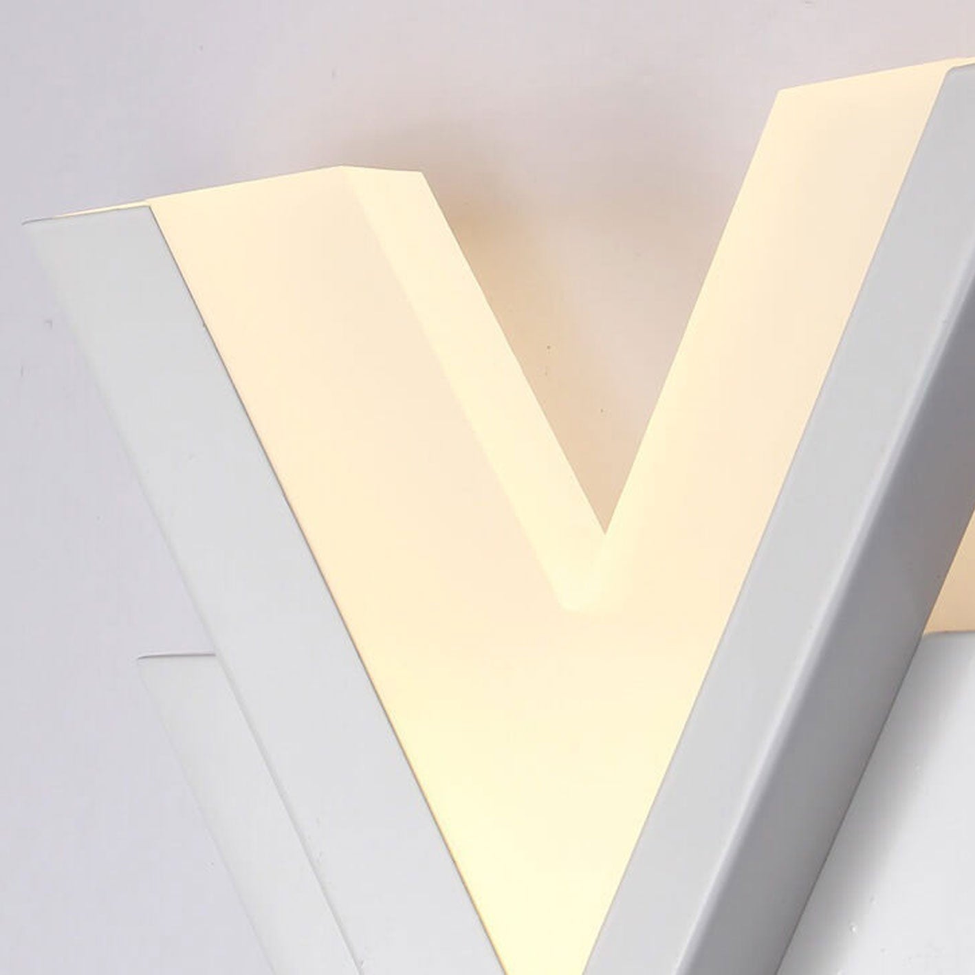 V-Lite - Minimalistische V-vormige LED-wandlamp | Creatieve en moderne verlichting