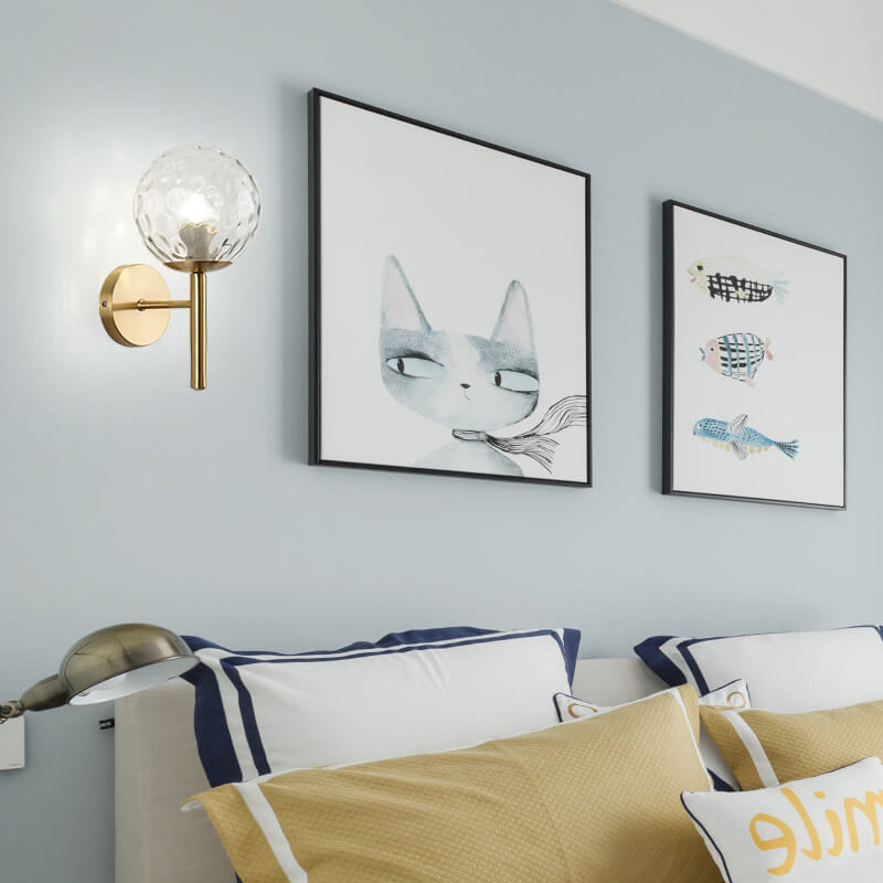 GlobeLight - Moderne glazen bol wandlamp met één lichtpunt en bolvormige arm