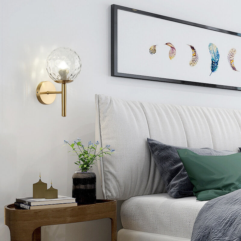 GlobeLight - Moderne glazen bol wandlamp met één lichtpunt en bolvormige arm