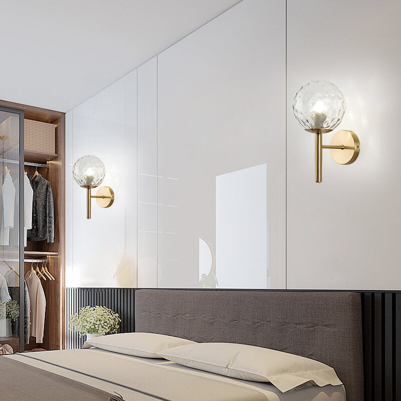 GlobeLight - Moderne glazen bol wandlamp met één lichtpunt en bolvormige arm