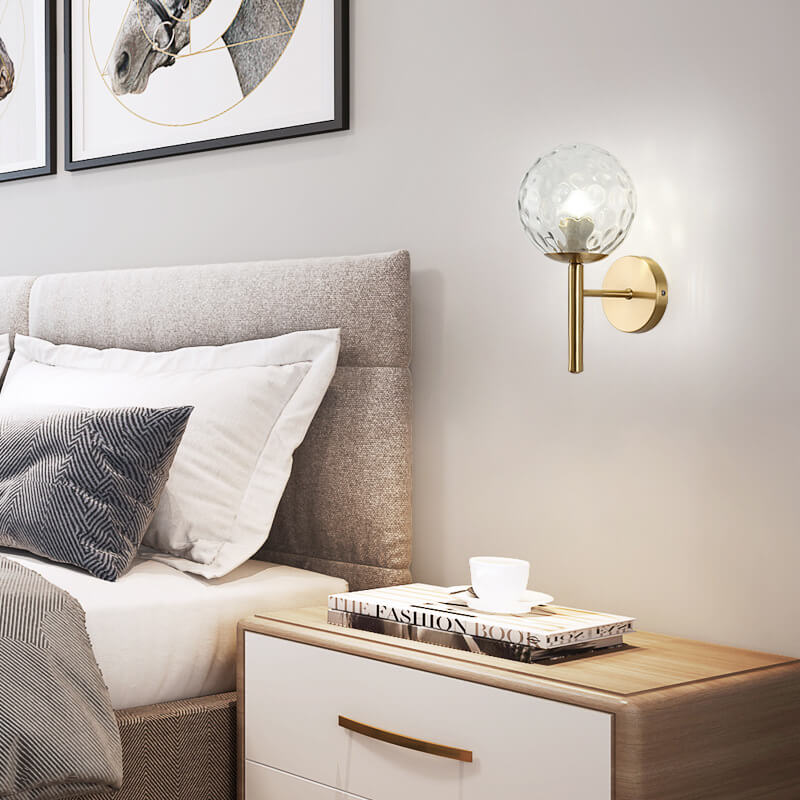 GlobeLight - Moderne glazen bol wandlamp met één lichtpunt en bolvormige arm