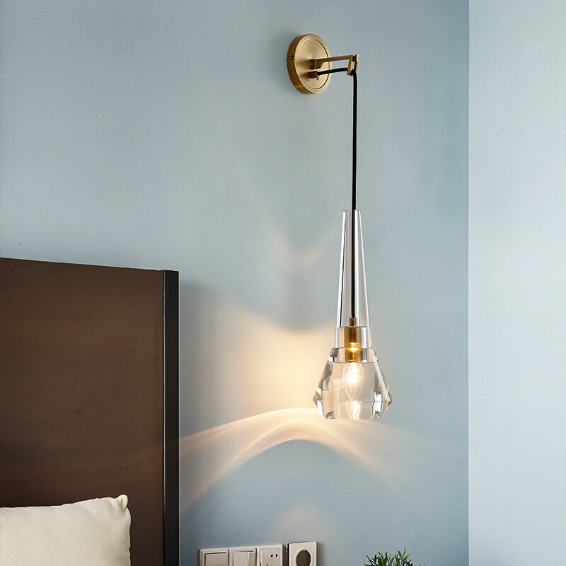 GeoCrystal - Moderne wandlamp van kristalglas met geometrisch ontwerp en één lichtpunt