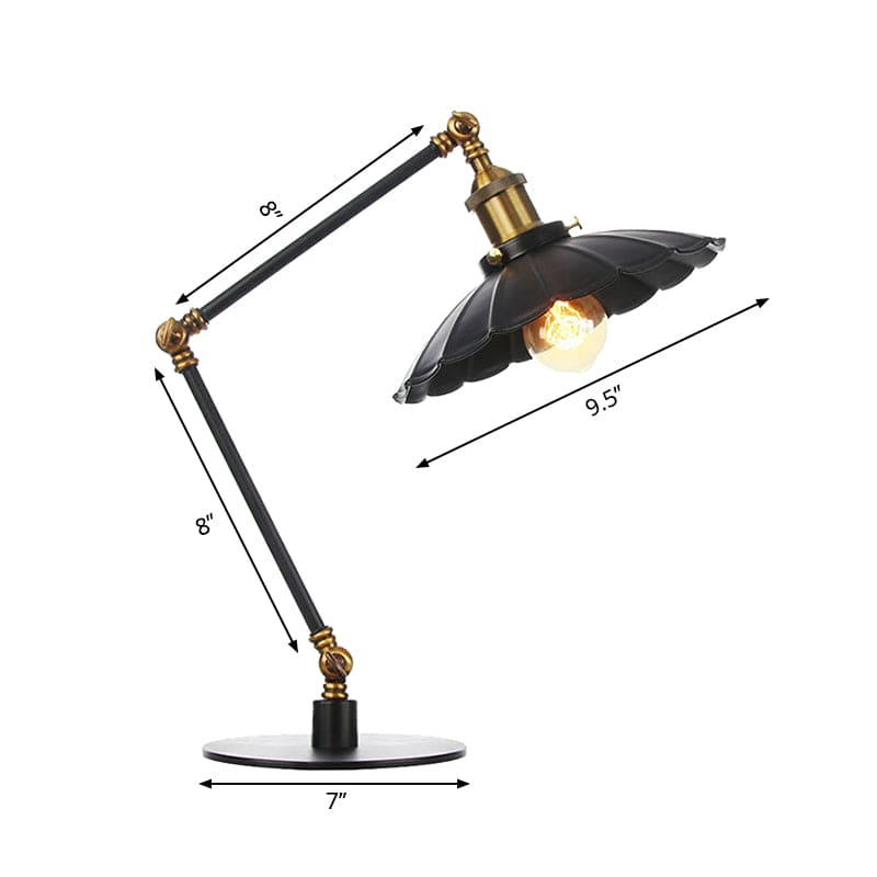 RetroStijl - Verstelbare Vintage Tafellamp met Geschulpte Metalen Kap voor Unieke Verlichting