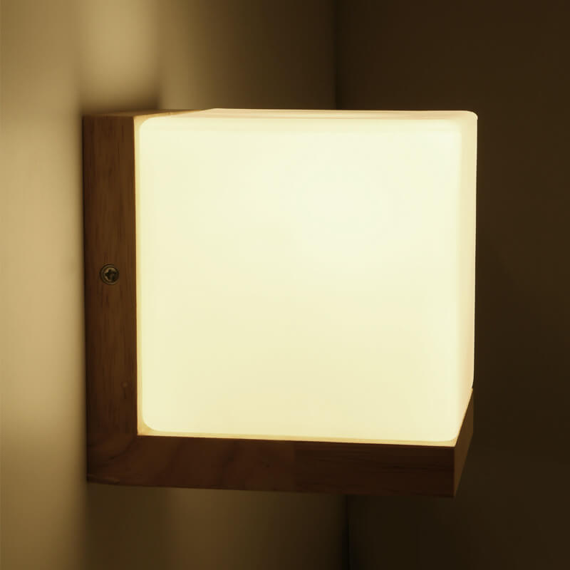 WoodLux - Moderne houten wandlamp met kubusvormige basis | Stijlvolle en duurzame verlichting