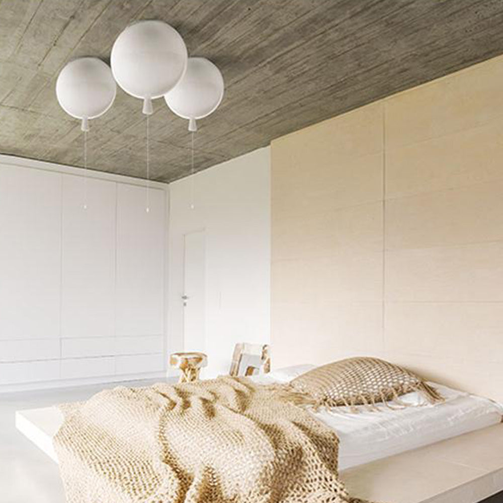 Stijlvolle Ballonvormige LED Plafondlamp - Moderne Design Verlichting voor Sfeervol Interieur