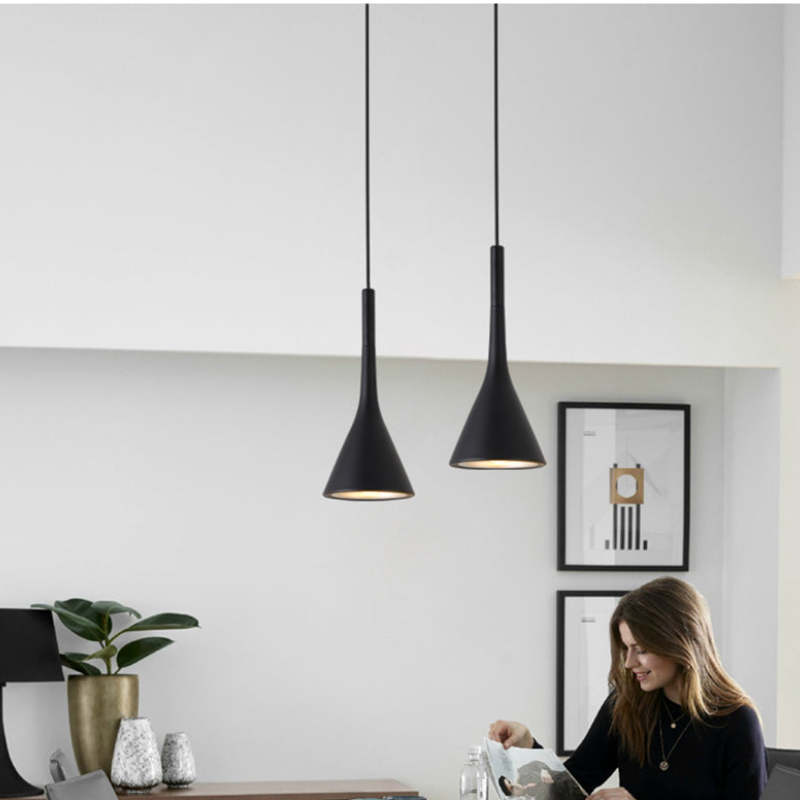 TriLux Moderne Driehoek Hanglampen - Zwart, Wit en Geel Designlampen voor Woonkamer en Eettafel