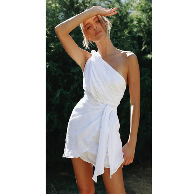 Witte Asymmetrische One-Shoulder Jurk | Moderne Elegantie voor Speciale Gelegenheden