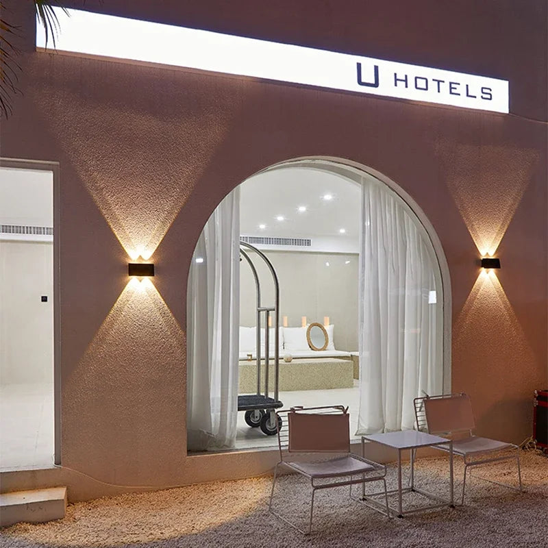 LumaWind - Zonne-energie Balkonlamp voor Stijlvolle Buitenverlichting