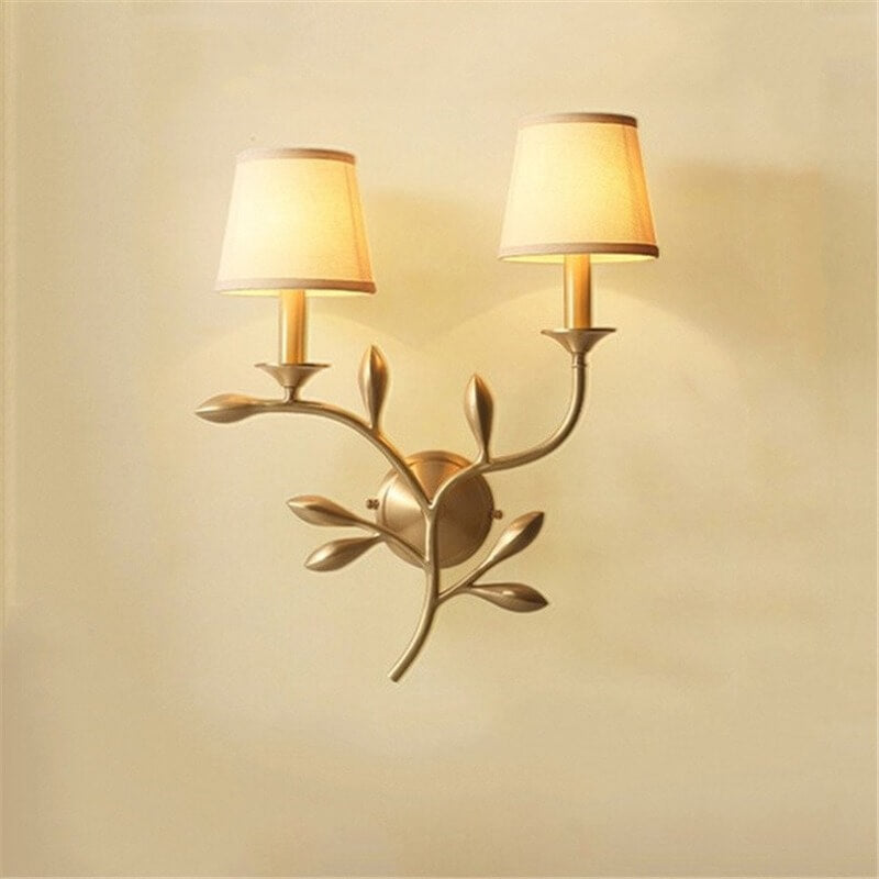 FloraLight - Wandlamp met één arm en stoffen kap met plantenmotief