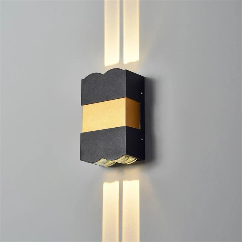 AquaGuard - Waterdichte Buitenwandlamp voor Duurzame Verlichting