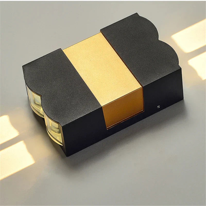 AquaGuard - Waterdichte Buitenwandlamp voor Duurzame Verlichting