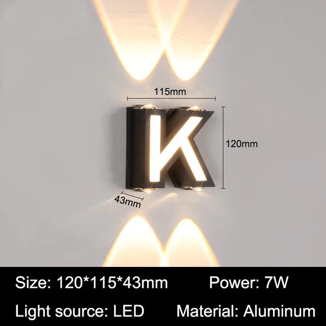 AlphaLight - Decoratieve Buitenletter Wandlamp | Stijlvolle Buitenverlichting