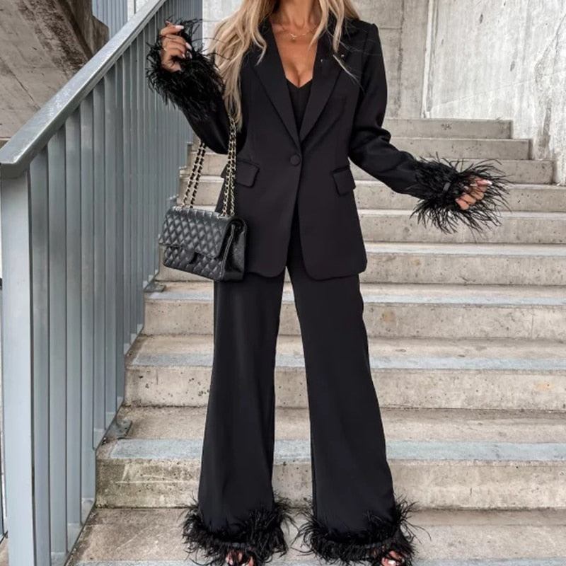 Stijlvolle Dames Pak met Veren - Voor een Unieke en Verfijnde Look