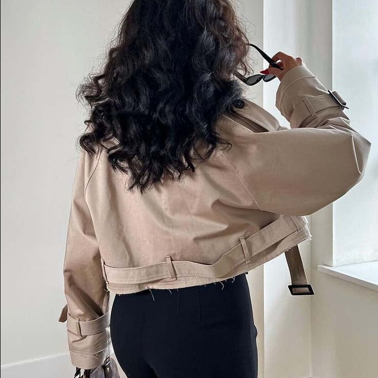 Gyra - Korte Trendy Trenchcoat Beige voor Dames