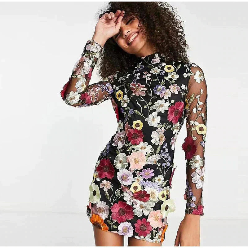 Wilma - Geborduurd Mini Jurk met Bloemenprint
