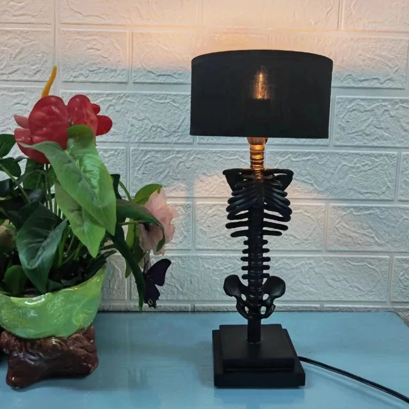 GothicGlow - Skeleton Design Lamp | Unieke Verlichting voor Een Gothic Interieur