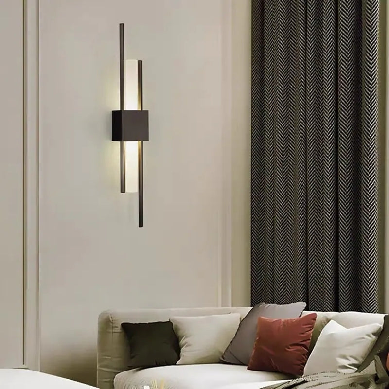 LuminLuxe - Stijlvolle LED Wandlamp in Zwart/Goud voor Luxe Slaapkamer Verlichting