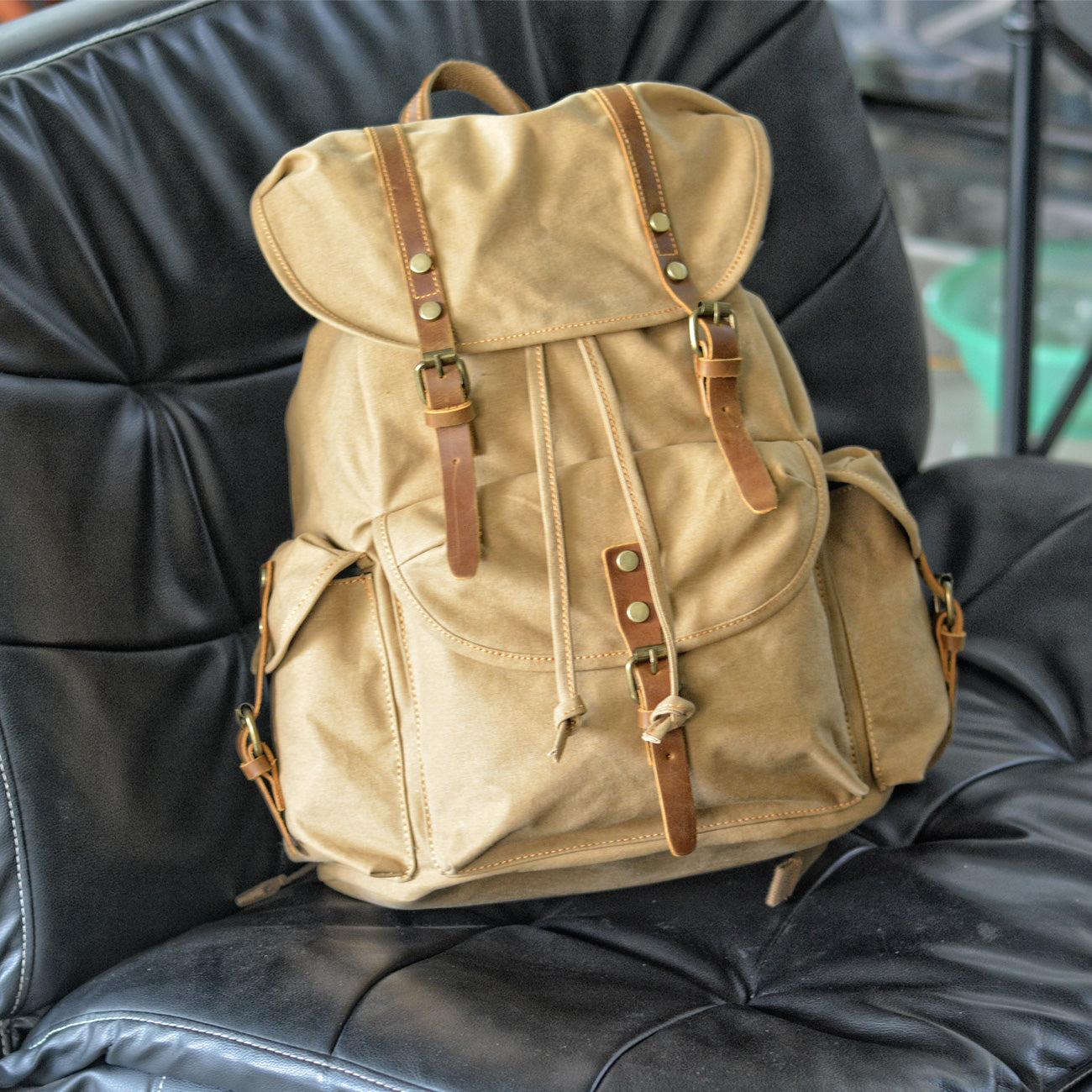 Militaire Canvas Rugzak | ExpeditionGear – Robuust en Betrouwbaar voor Avonturen