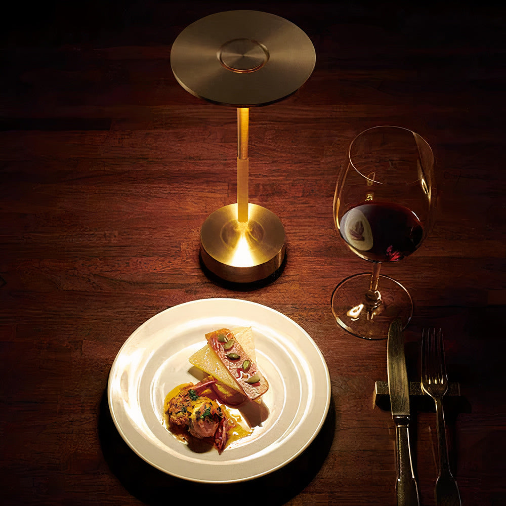 ArtLumen - Elegante Tafellamp van Thomas | Stijlvolle Verlichting voor Elk Interieur