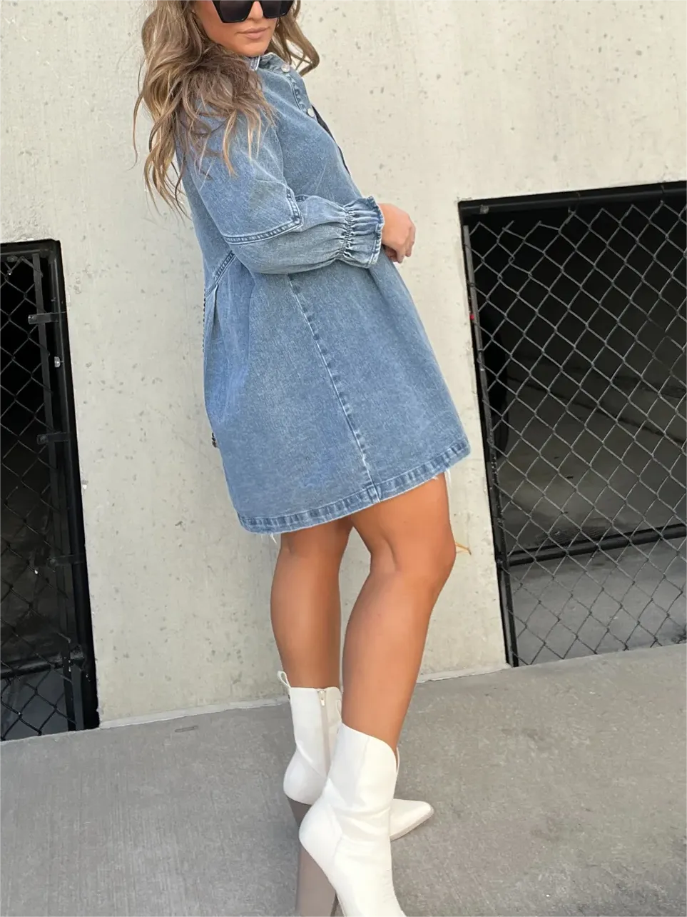 Denim Elegance - Gewassen Denim Blouse met Pofmouwen | Trendy en Stijlvolle Damesblouse
