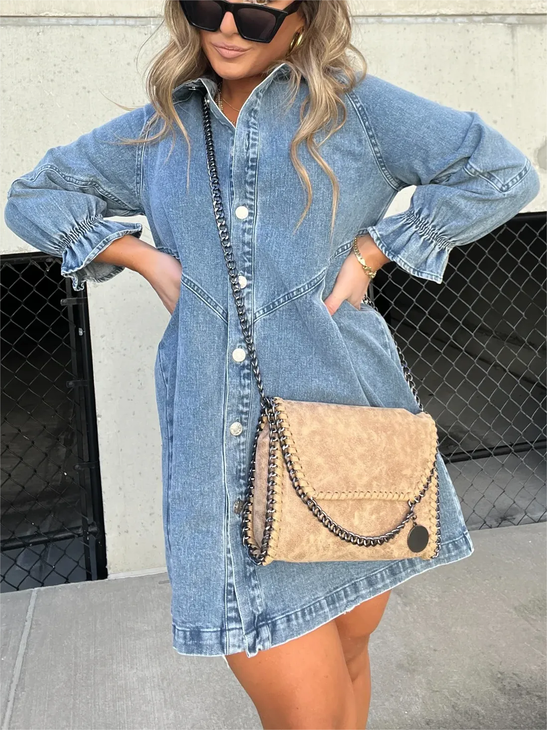 Denim Elegance - Gewassen Denim Blouse met Pofmouwen | Trendy en Stijlvolle Damesblouse