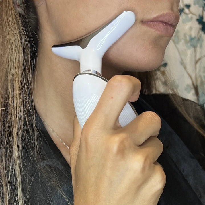 SkinRadiance - Innovatief Huidverzorgingsapparaat voor een Stralende Teint