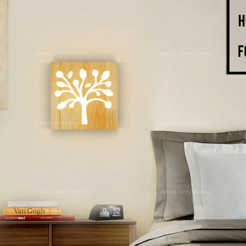 EcoLicht - Moderne LED Wandlamp van Massief Hout met Boom- en Geweimotief | Natuur-Inspired Design