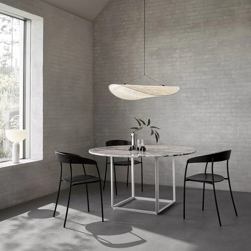 LumiSleek - Moderne LED Hanglamp van Metaal en Kunstzijde in Wit voor de Slaapkamer