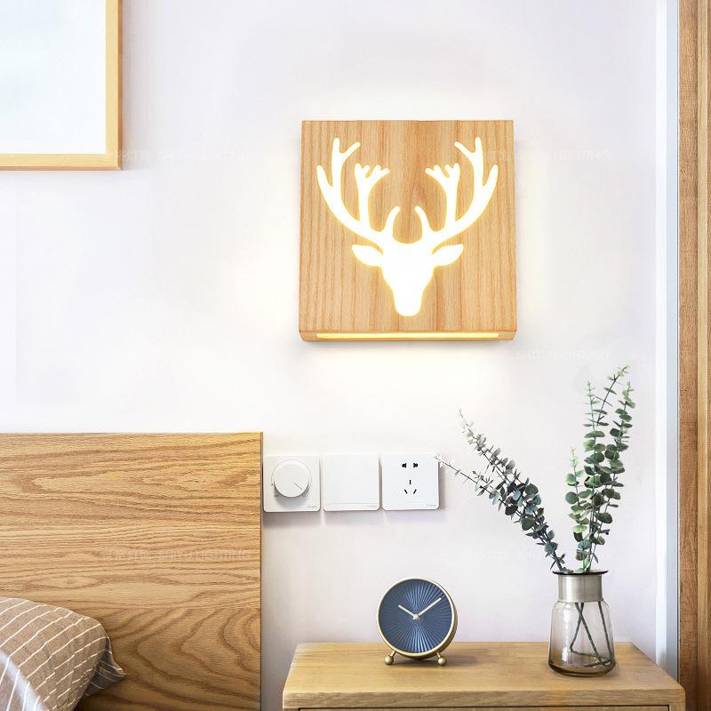 EcoLicht - Moderne LED Wandlamp van Massief Hout met Boom- en Geweimotief | Natuur-Inspired Design