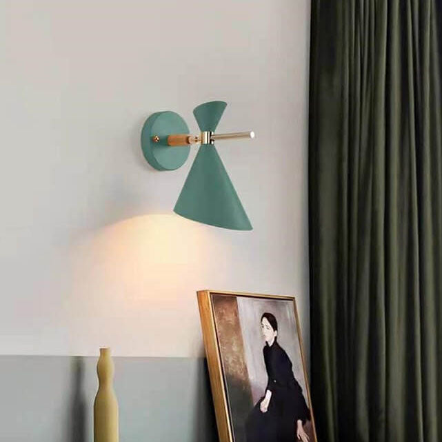 ScandiShine - Minimalistische Scandinavische Wandlamp met Hoornkap