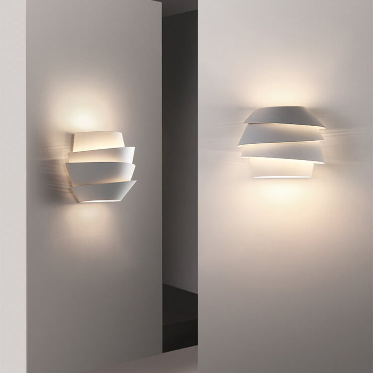 NordLume - Scandinavische IJzeren Wandlamp met Dubbele Lichtpunten