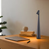 SlimLight - Slanke Conische Tafellamp met Omlaag Gerichte Kop en USB Oplaadbaar Taaklicht | Stijlvolle Verlichting voor Werk- en Woonruimtes