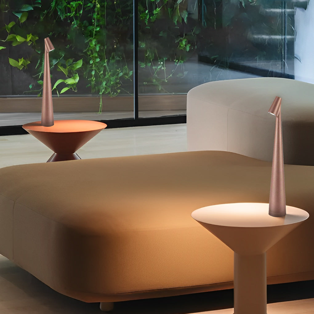 SlimLight - Slanke Conische Tafellamp met Omlaag Gerichte Kop en USB Oplaadbaar Taaklicht | Stijlvolle Verlichting voor Werk- en Woonruimtes