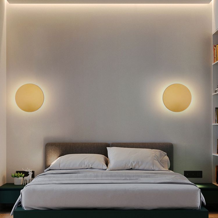 LichtCirkel - Stijlvolle Ronde Metalen Wandlamp voor Slaapkamer en Woonkamer | Modern Design