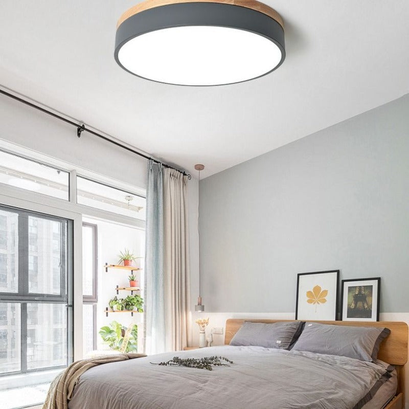 ScandiShade - Moderne Plafondlamp van Wit en Grijs Metaal met Houten Accenten voor Slaapkamer en Woonkamer