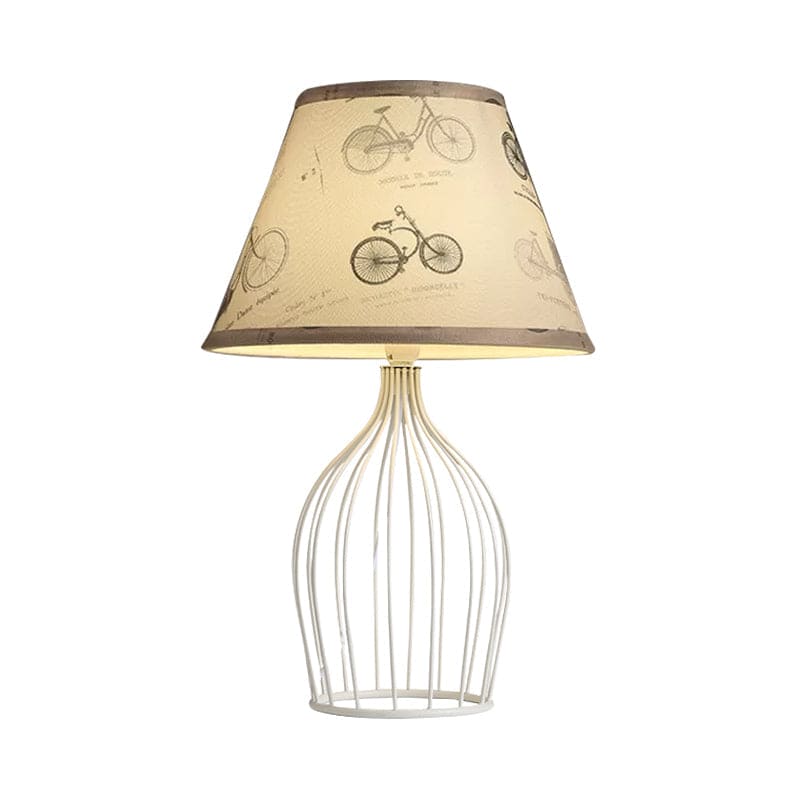 WireLuxe - Traditionele Kegelvormige Tafellamp met Draadkooi-Voet voor Klassieke Verlichting