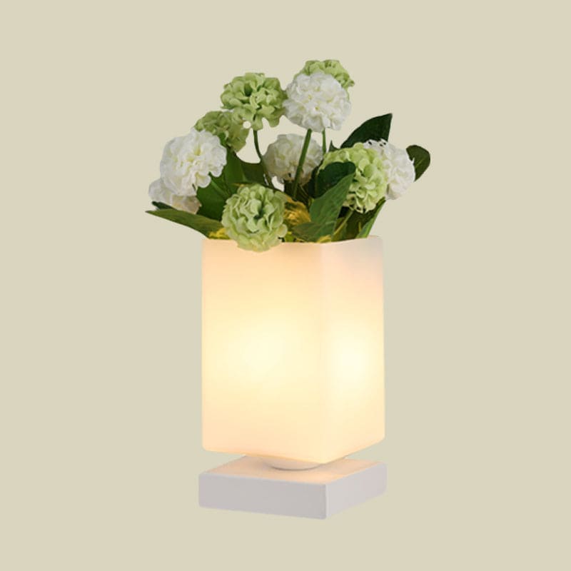 LunaGlow - Elegante Art Deco Glazen Nachtlamp voor een Romantische Slaapkamersfeer
