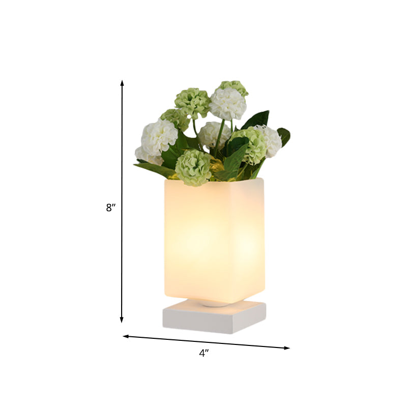 LunaGlow - Elegante Art Deco Glazen Nachtlamp voor een Romantische Slaapkamersfeer