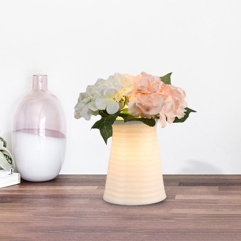 LunaGlow - Elegante Art Deco Glazen Nachtlamp voor een Romantische Slaapkamersfeer