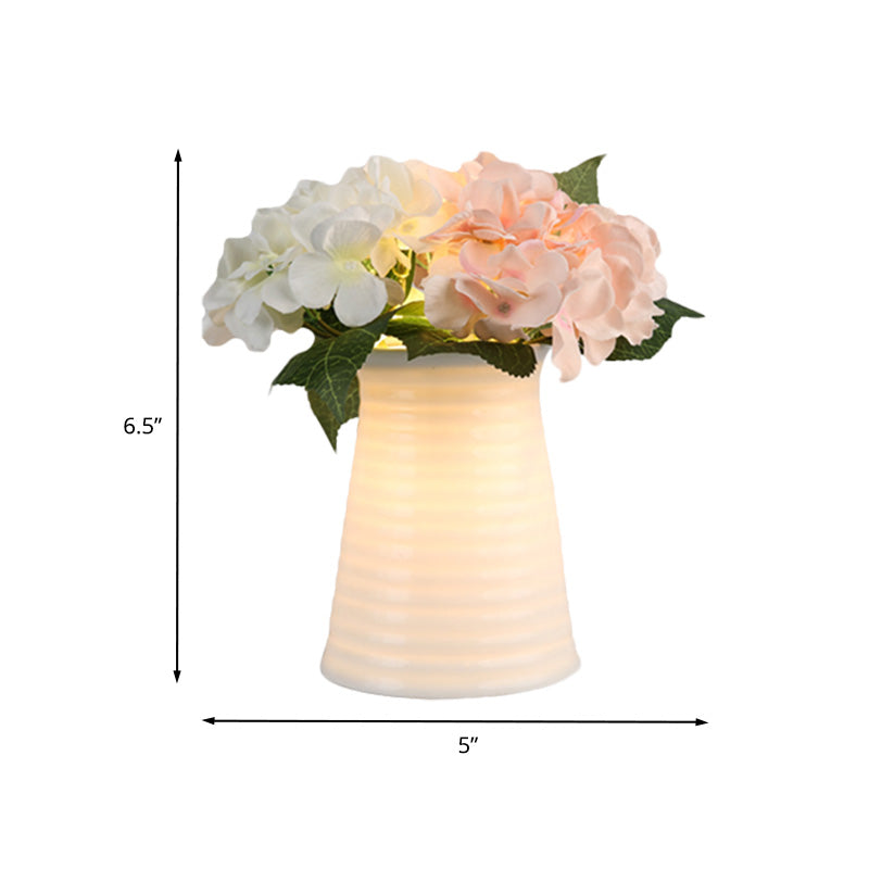 LunaGlow - Elegante Art Deco Glazen Nachtlamp voor een Romantische Slaapkamersfeer