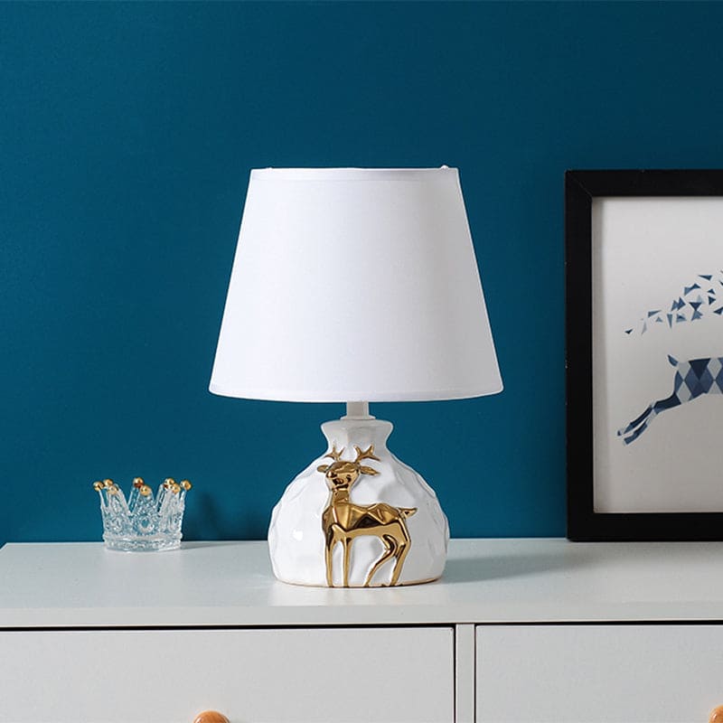 Tafellamp met Taps Toelopende Hertenvaas Voet | Elegante Verlichting voor Woonkamer en Slaapkamer