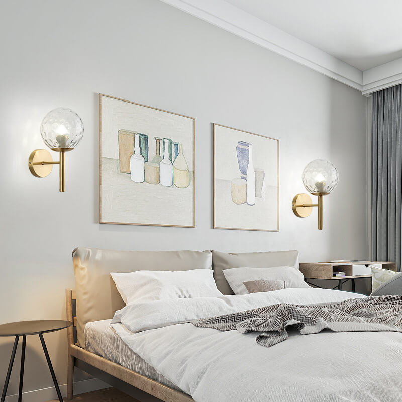 GlobeLight - Moderne glazen bol wandlamp met één lichtpunt en bolvormige arm