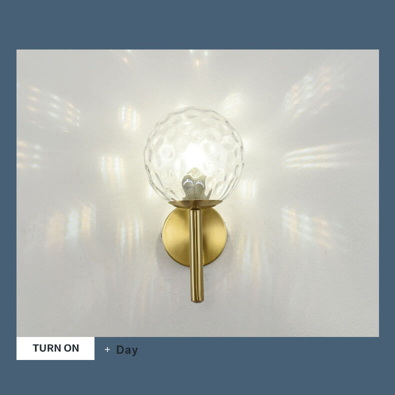 GlobeLight - Moderne glazen bol wandlamp met één lichtpunt en bolvormige arm