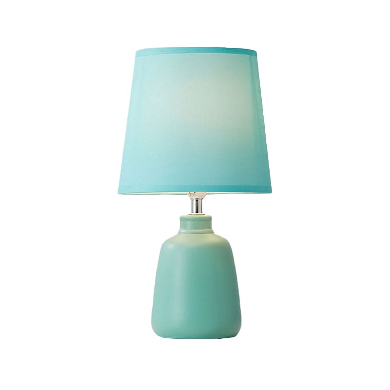 Nordic Tafellamp met Stoffen Kap en Keramische Vaasvoet | Stijlvolle Bedlamp voor Slaapkamer en Woonkamer