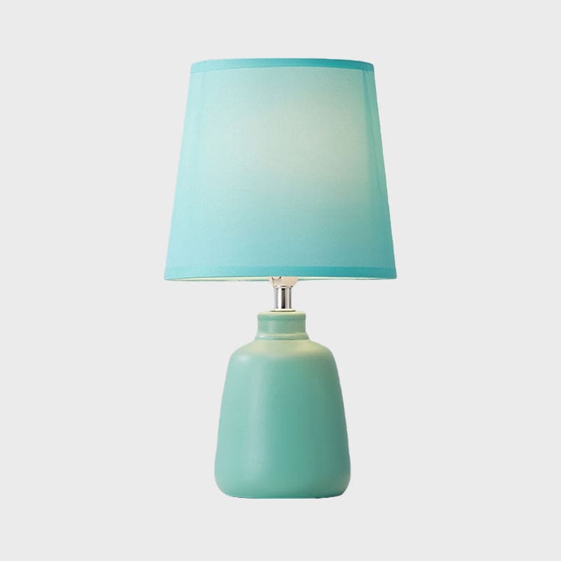 Nordic Tafellamp met Stoffen Kap en Keramische Vaasvoet | Stijlvolle Bedlamp voor Slaapkamer en Woonkamer