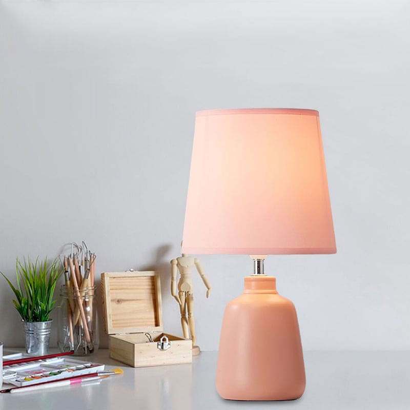 Nordic Tafellamp met Stoffen Kap en Keramische Vaasvoet | Stijlvolle Bedlamp voor Slaapkamer en Woonkamer